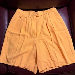 Liz Claiborne Stylist Women's High-Waist Peach Pleated Bermuda Shorts size 16